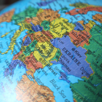 Magellan Vasa Globus 32 cm moderne Halterung ohne Meridian mit Holzfuß